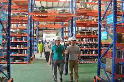 俄羅斯某知名鉆井公司蒞臨科迅機械西安涇渭固控工廠考察