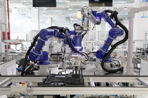 中科可控智能產(chǎn)線投產(chǎn)暨首臺安全可靠服務(wù)器下線